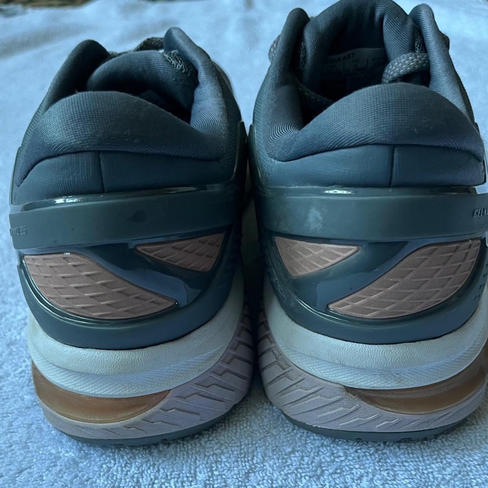 ASICS Size 11 - Picture 4 of 6